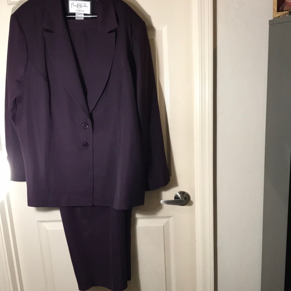 2  piece fully lined Mary McFadden pant suit.